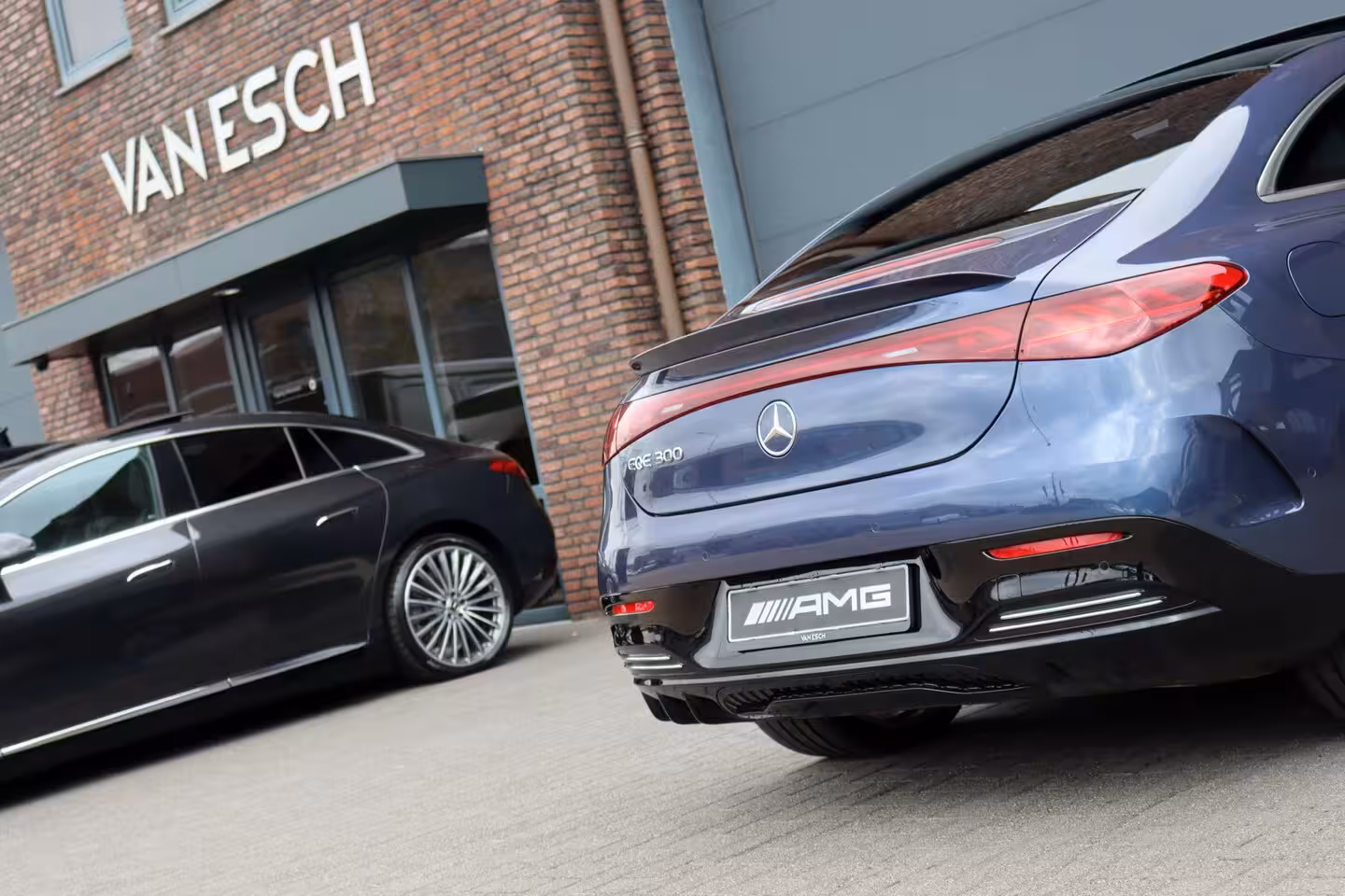 Mercedes-Benz EQE 300 AMG Line 90 kWh | Airmatic | Distronic | Panoramadak | Warmtepomp | Memory | Camera |