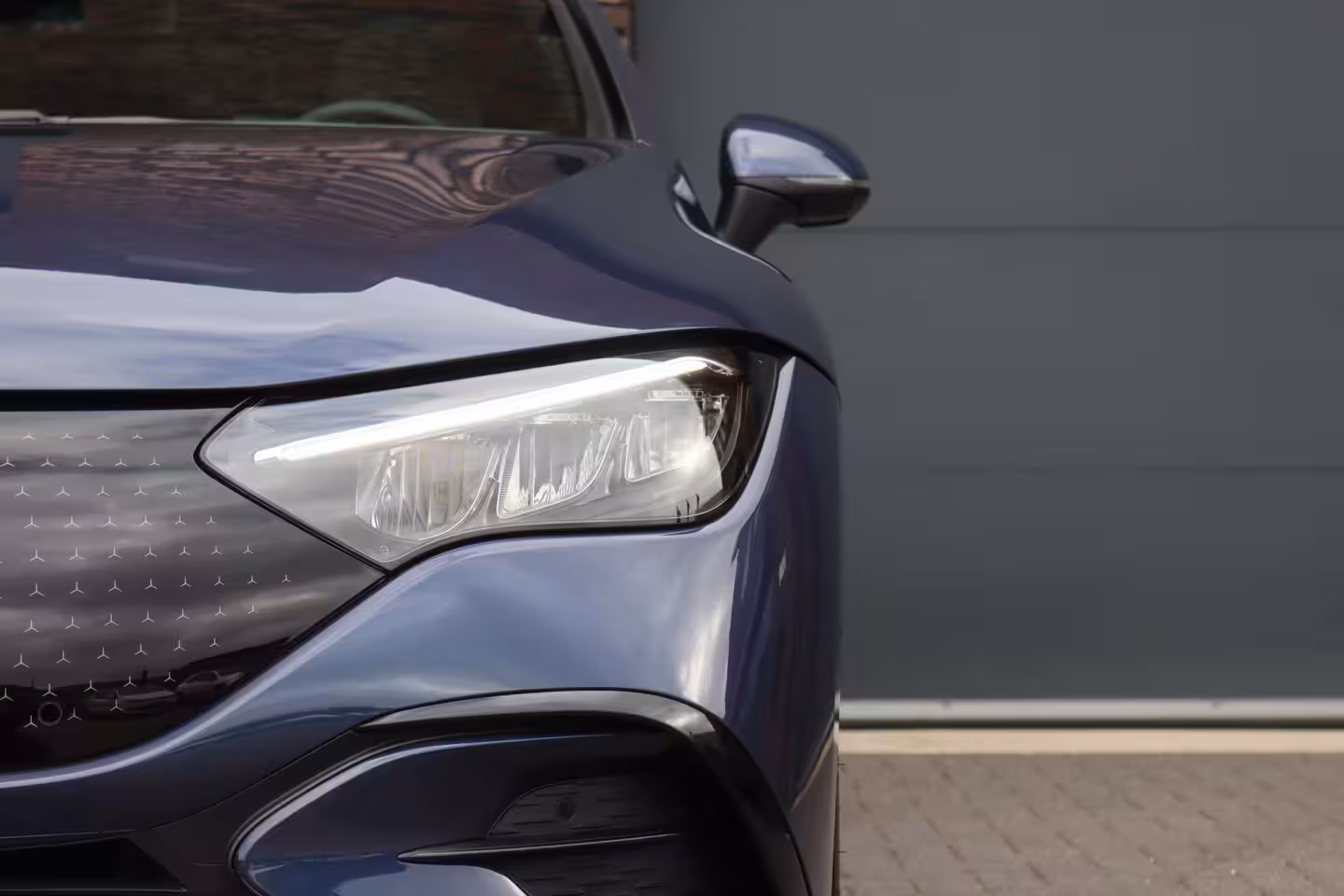 Mercedes-Benz EQE 300 AMG Line 90 kWh | Airmatic | Distronic | Panoramadak | Warmtepomp | Memory | Camera |