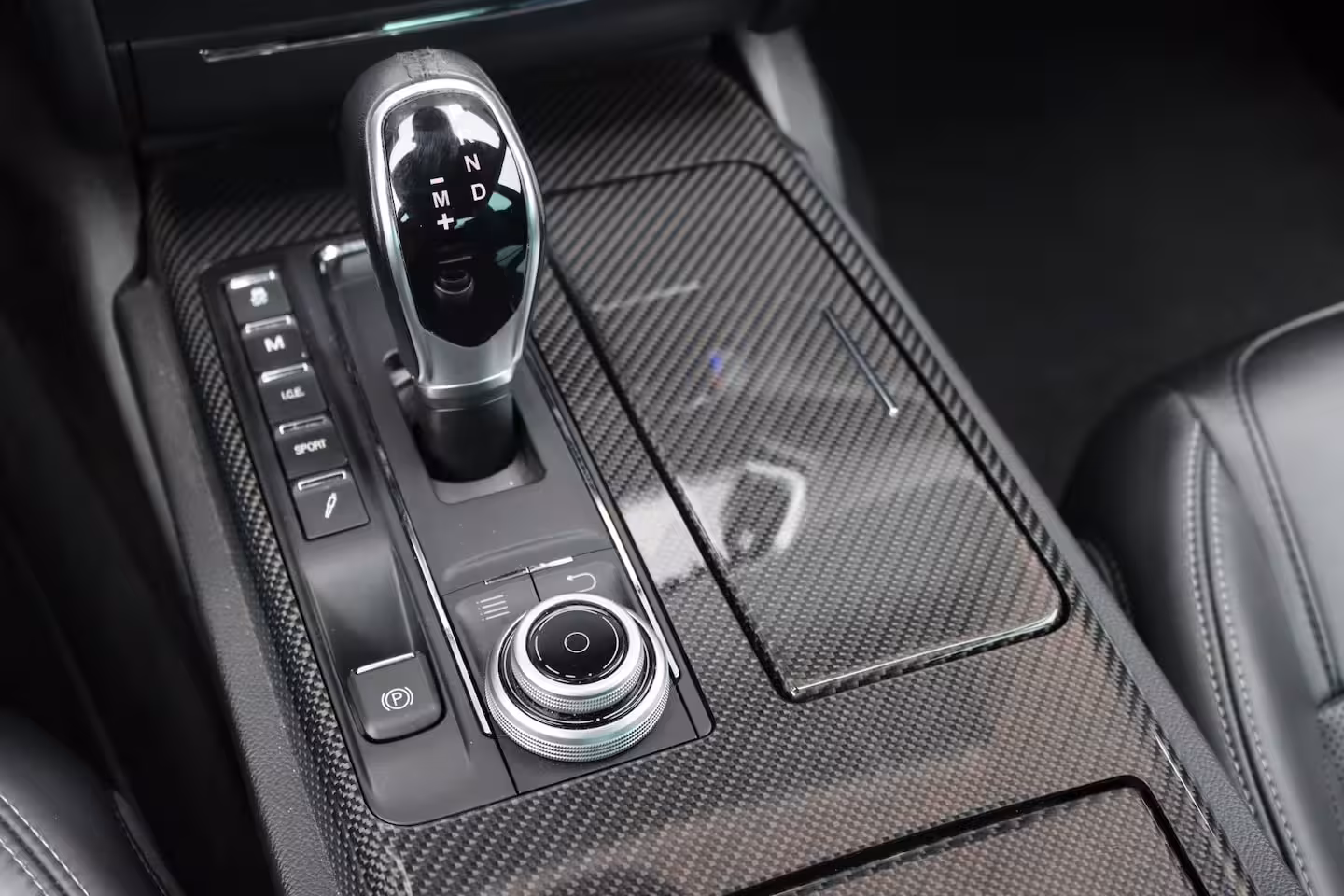 Maserati Ghibli 3.0 S Q4 | Carbon | Bowers&Wilkins | Stoelventilatie | Memory | Variabel Onderstel | Apple