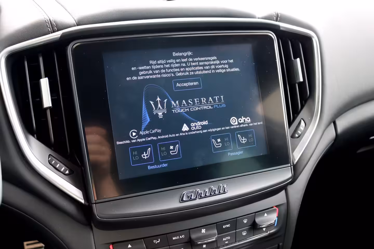 Maserati Ghibli 3.0 S Q4 | Carbon | Bowers&Wilkins | Stoelventilatie | Memory | Variabel Onderstel | Apple