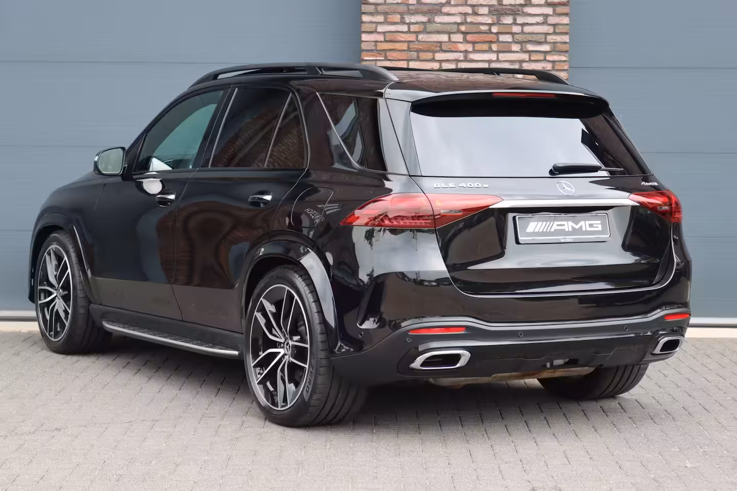 Mercedes-Benz GLE-Klasse 400 e 4MATIC AMG Line | Luchtvering | Distronic | Burmester | Verwarmd Stuurwiel | Panoram