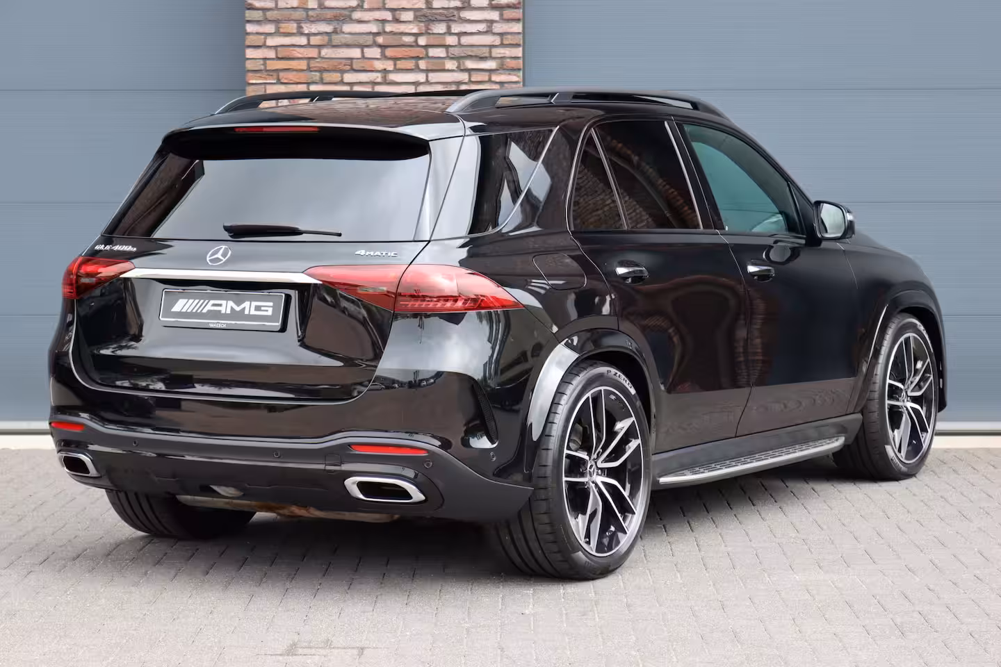 Mercedes-Benz GLE-Klasse 400 e 4MATIC AMG Line | Luchtvering | Distronic | Burmester | Verwarmd Stuurwiel | Panoram