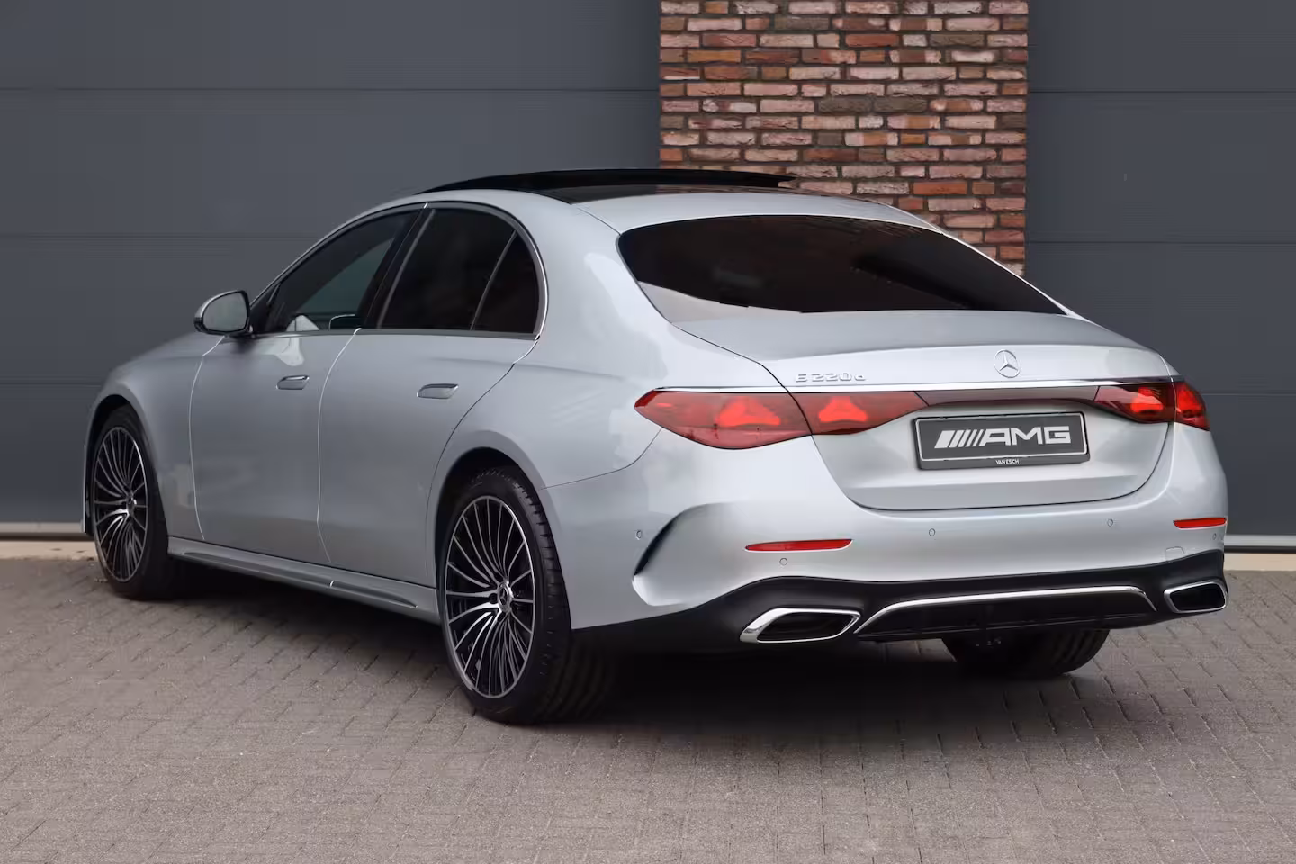 Mercedes-Benz E-klasse 220 d AMG Line | Hyperscreen | Distronic | Memory | Burmester | HUD | 3D-Display | Panoram