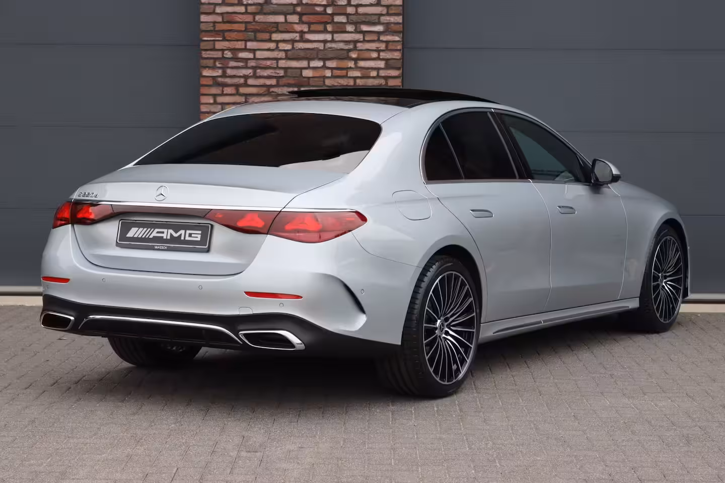 Mercedes-Benz E-klasse 220 d AMG Line | Hyperscreen | Distronic | Memory | Burmester | HUD | 3D-Display | Panoram