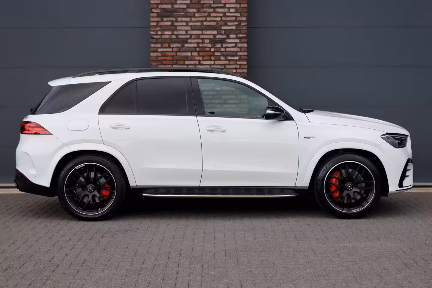 Mercedes-Benz AMG GLE 53 Hybrid 4MATIC+ | Luchtvering | Distronic | Elek. Achterbank | Trekhaak | Burmester | Ke