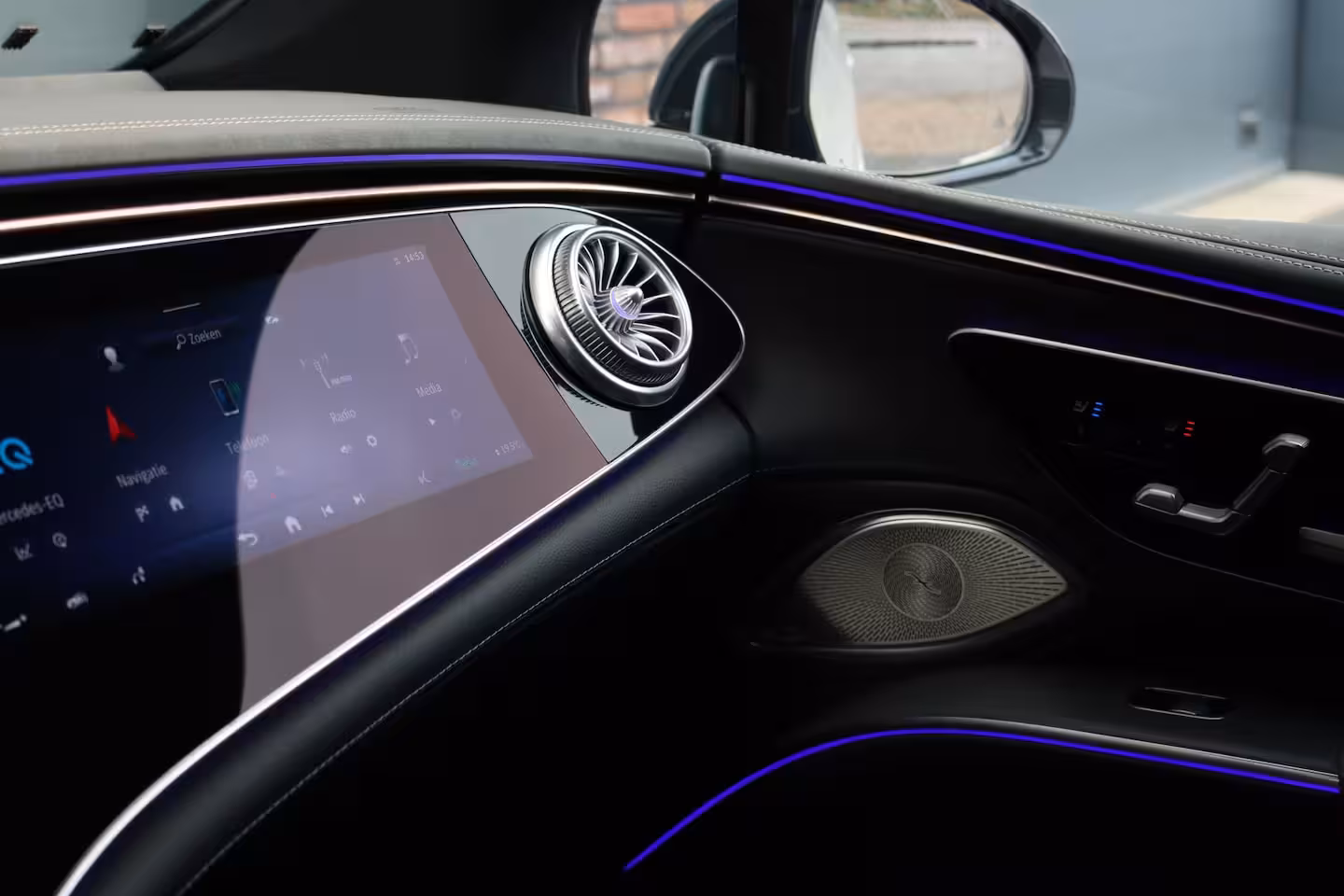 Mercedes-Benz EQS 500 4MATIC AMG Line 108 kWh | Luchtvering | Distronic+ | Hyperscreen | Achterasbesturing |
