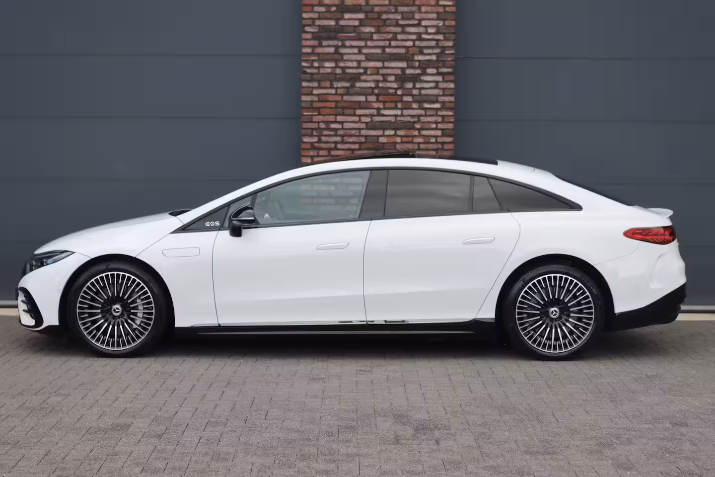 Mercedes-Benz EQS 500 4MATIC AMG Line 108 kWh | Luchtvering | Distronic+ | Hyperscreen | Achterasbesturing |
