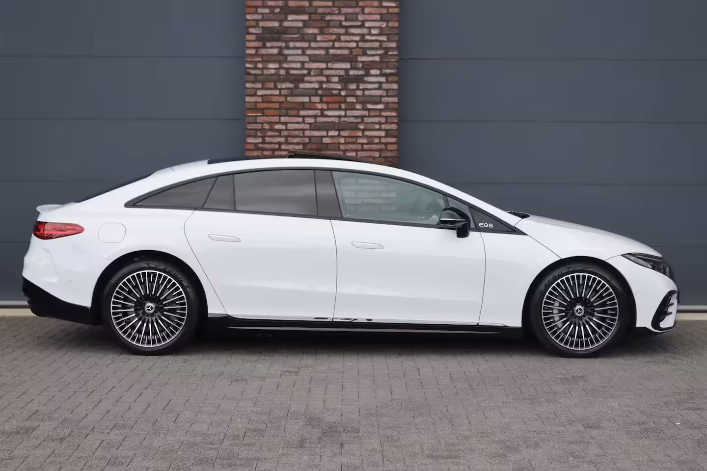 Mercedes-Benz EQS 500 4MATIC AMG Line 108 kWh | Luchtvering | Distronic+ | Hyperscreen | Achterasbesturing |