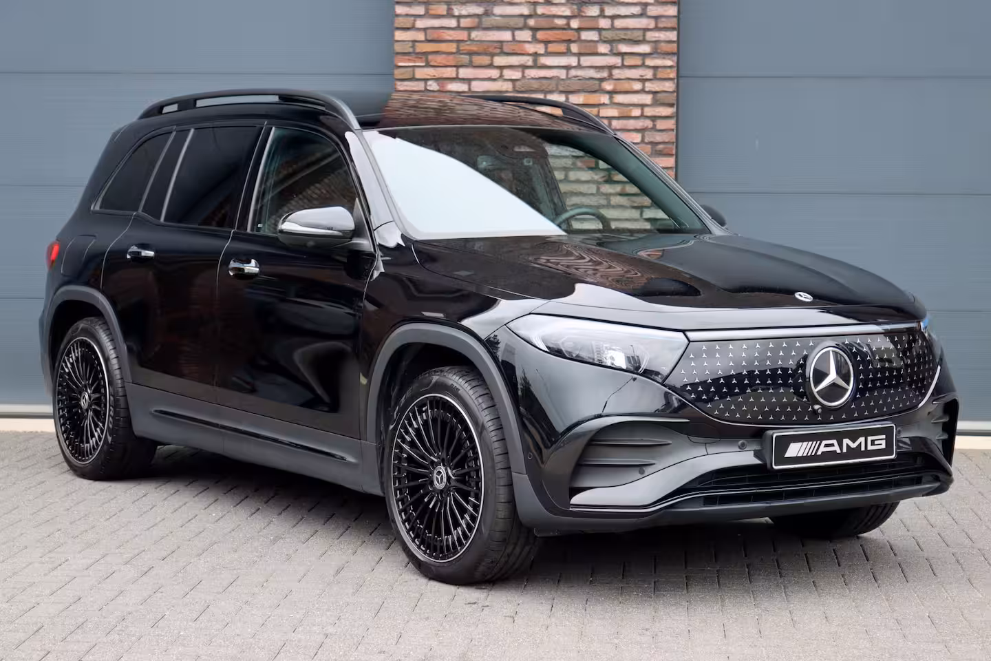 Mercedes-Benz EQB 350 4MATIC AMG Line 71 kWh | Panoramadak | Leder | Memory | Burmester | HUD | Trekhaak | S