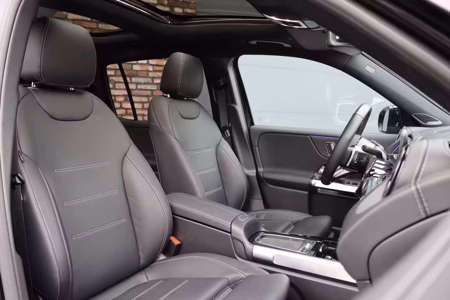 Mercedes-Benz EQB 350 4MATIC AMG Line 71 kWh | Panoramadak | Leder | Memory | Burmester | HUD | Trekhaak | S