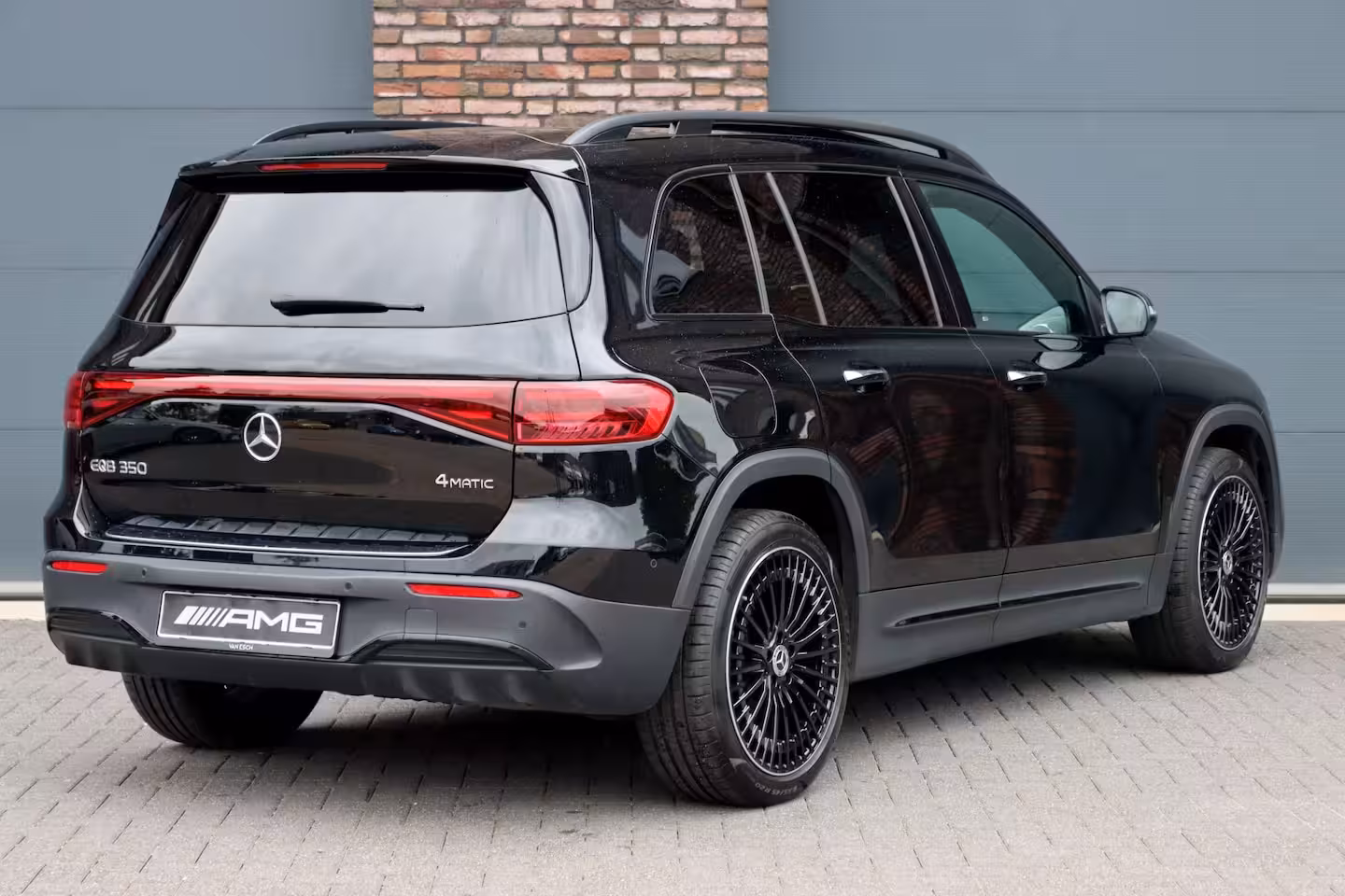 Mercedes-Benz EQB 350 4MATIC AMG Line 71 kWh | Panoramadak | Leder | Memory | Burmester | HUD | Trekhaak | S