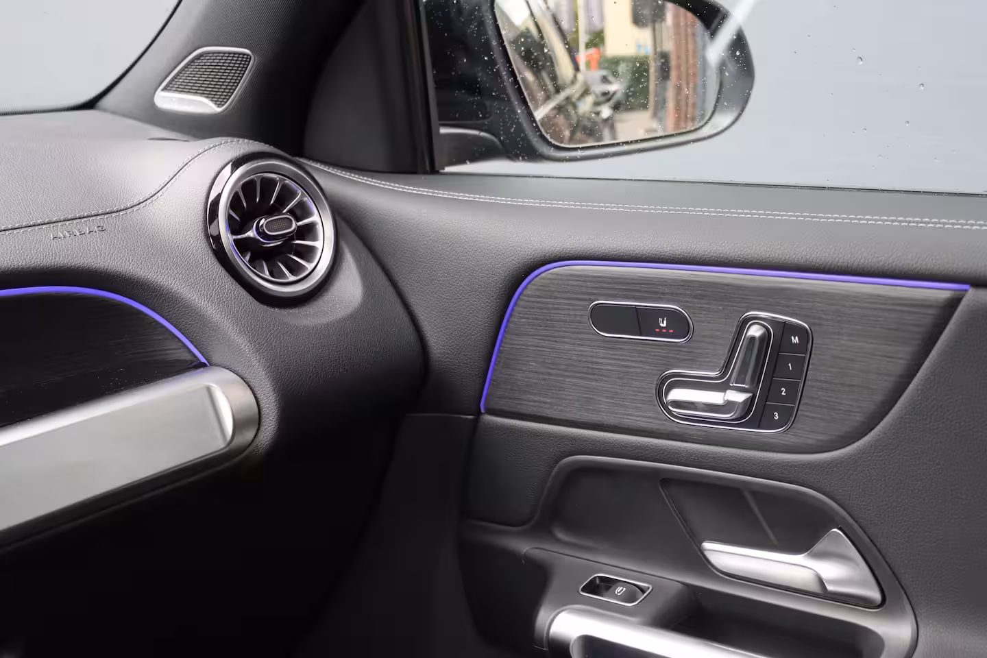 Mercedes-Benz EQB 350 4MATIC AMG Line 71 kWh | Panoramadak | Leder | Memory | Burmester | HUD | Trekhaak | S