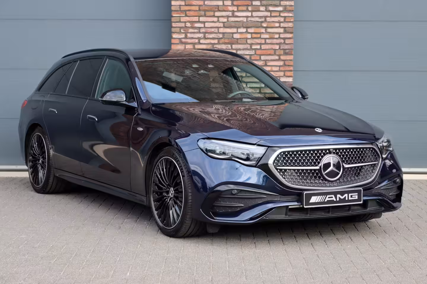 Mercedes-Benz E-klasse Estate 300 e AMG Line | Distronic+ | Memory | Burmester | Surround Camera | Trekhaak | Digital Li