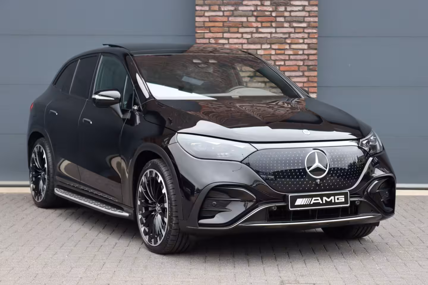 Mercedes-Benz EQE SUV 500 4MATIC AMG Line 91 kWh | 61.000, - ex BTW | Luchtvering | Hyperscreen | Achterasbestur
