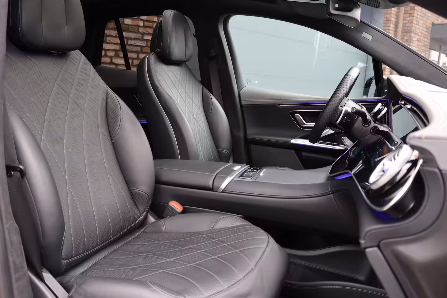 Mercedes-Benz EQE SUV 500 4MATIC AMG Line 91 kWh | 61.000, - ex BTW | Luchtvering | Hyperscreen | Achterasbestur