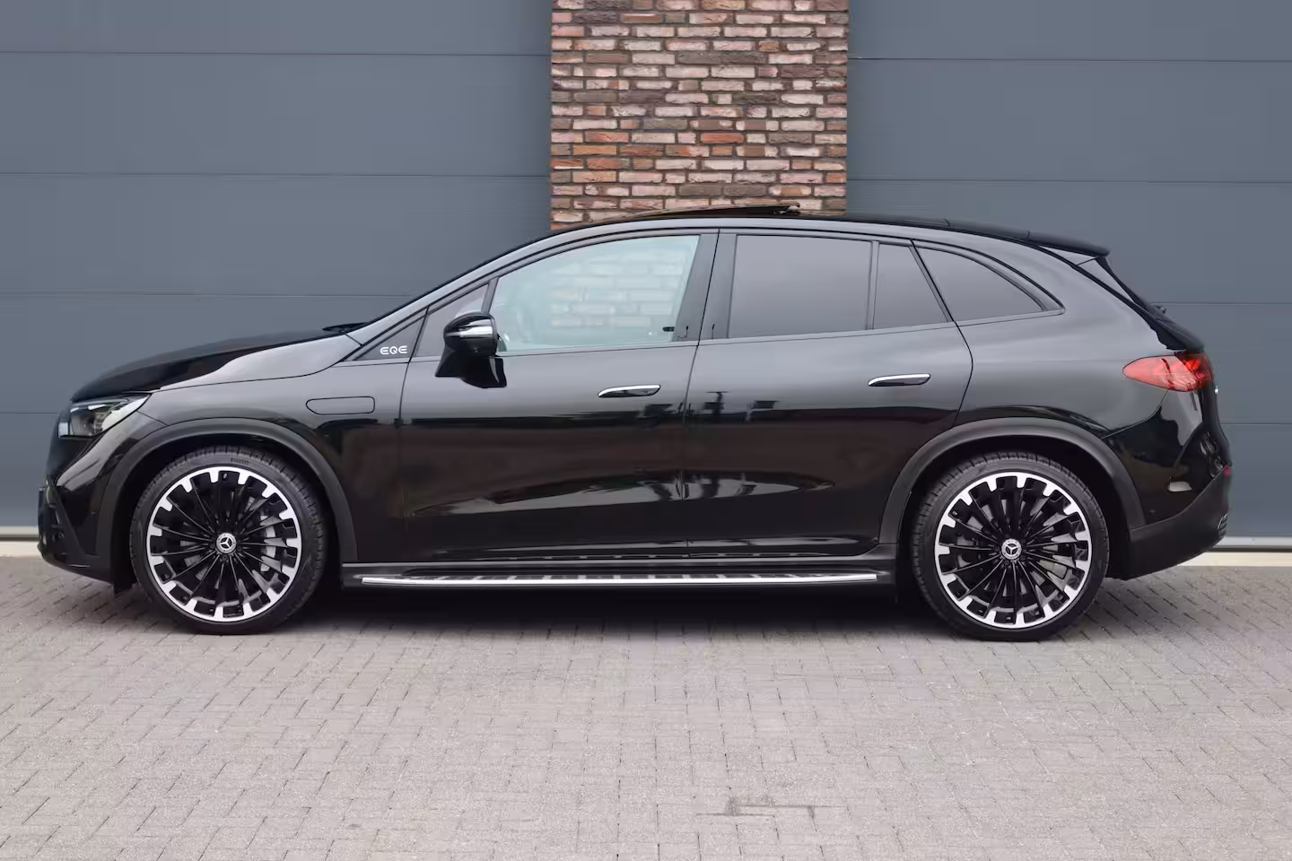Mercedes-Benz EQE SUV 500 4MATIC AMG Line 91 kWh | 61.000, - ex BTW | Luchtvering | Hyperscreen | Achterasbestur