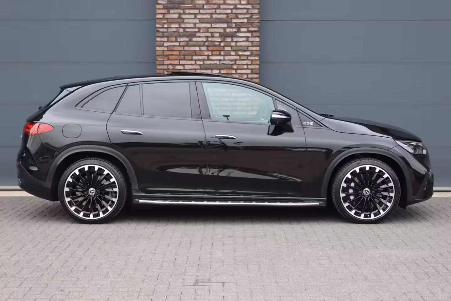 Mercedes-Benz EQE SUV 500 4MATIC AMG Line 91 kWh | 61.000, - ex BTW | Luchtvering | Hyperscreen | Achterasbestur