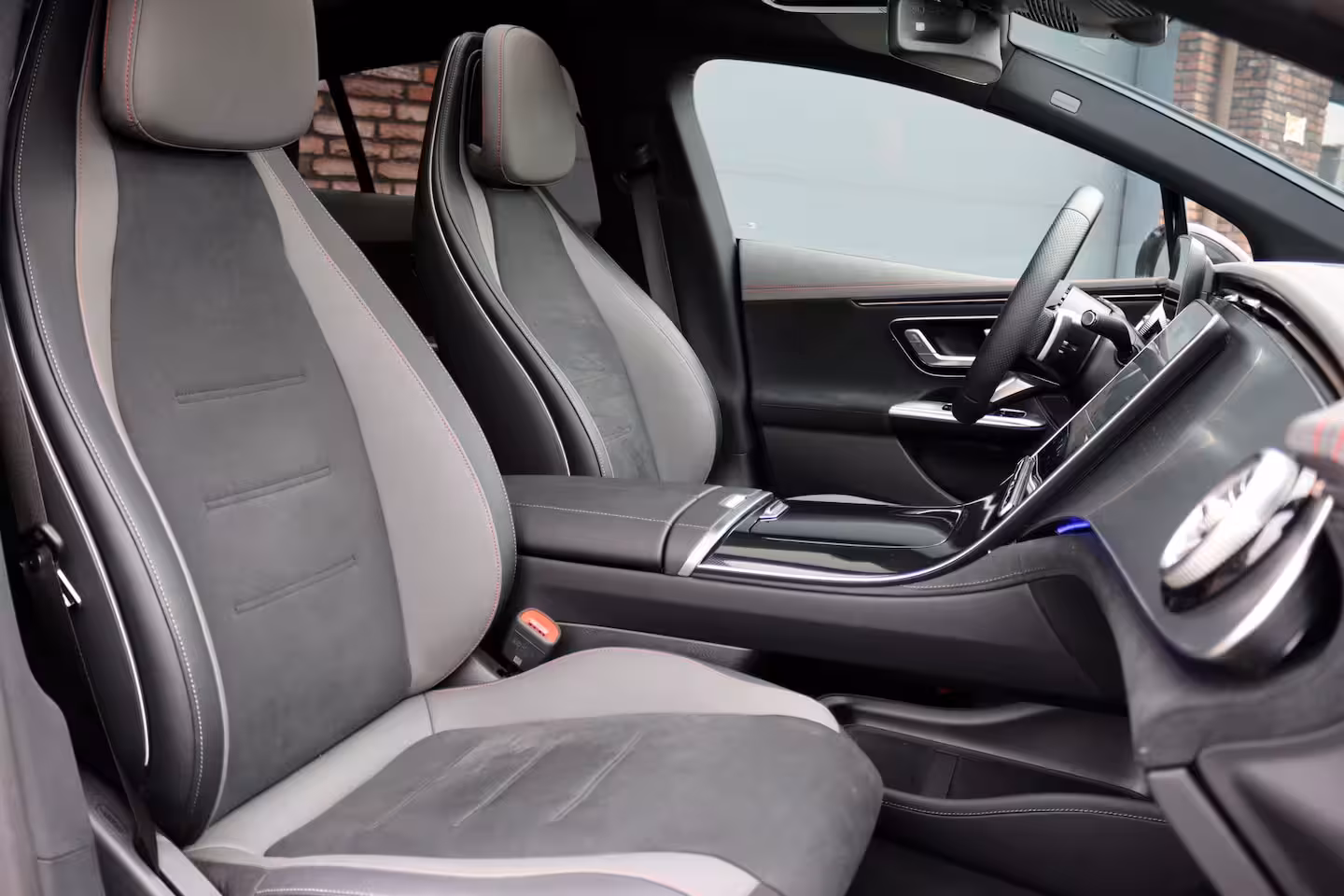 Mercedes-Benz EQE 300 AMG Line 90 kWh | Airmatic | Distronic | Panoramadak | Warmtepomp | Memory | Keyless G