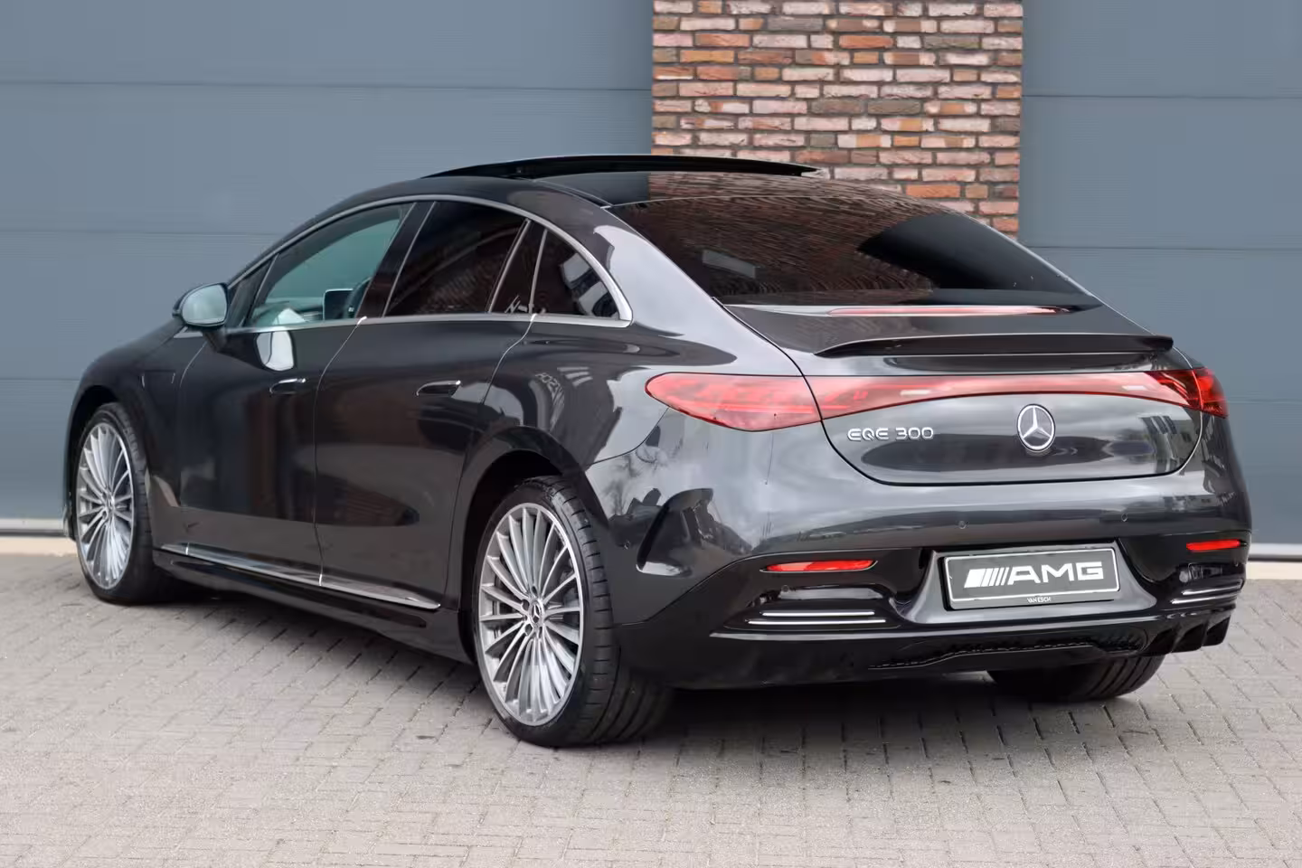Mercedes-Benz EQE 300 AMG Line 90 kWh | Airmatic | Distronic | Panoramadak | Warmtepomp | Memory | Keyless G