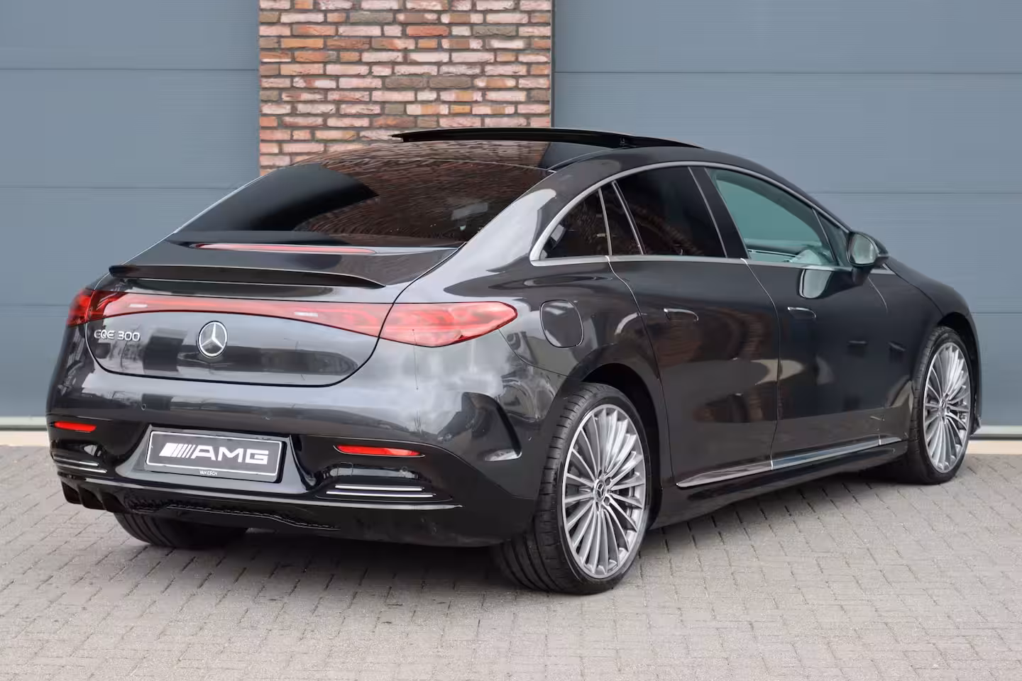 Mercedes-Benz EQE 300 AMG Line 90 kWh | Airmatic | Distronic | Panoramadak | Warmtepomp | Memory | Keyless G