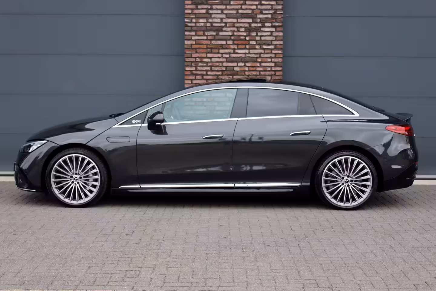 Mercedes-Benz EQE 300 AMG Line 90 kWh | Airmatic | Distronic | Panoramadak | Warmtepomp | Memory | Keyless G