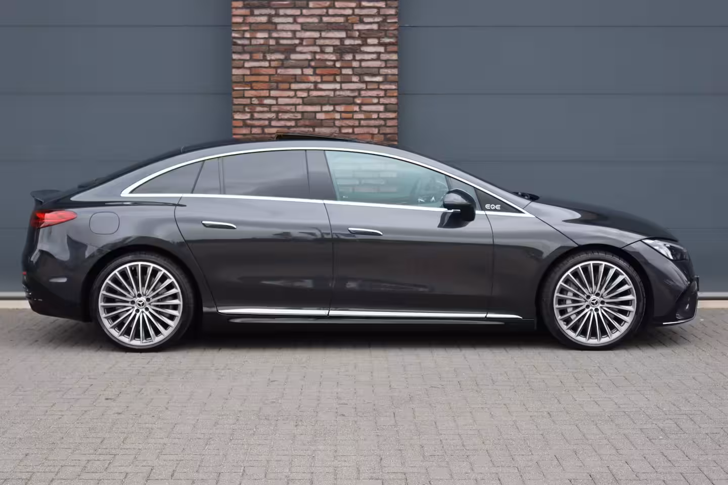Mercedes-Benz EQE 300 AMG Line 90 kWh | Airmatic | Distronic | Panoramadak | Warmtepomp | Memory | Keyless G