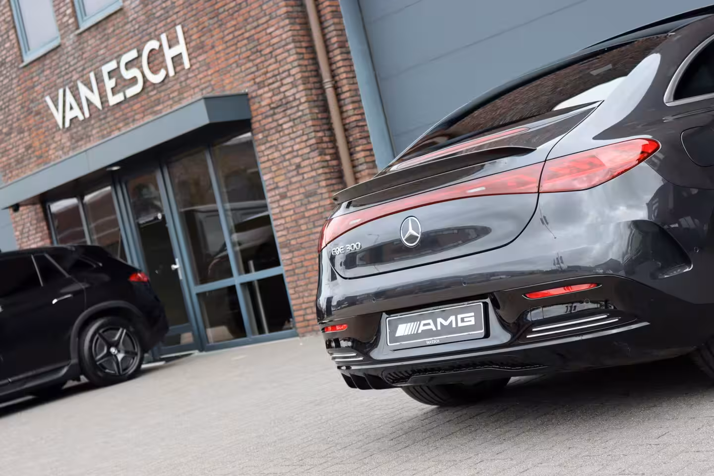 Mercedes-Benz EQE 300 AMG Line 90 kWh | Airmatic | Distronic | Panoramadak | Warmtepomp | Memory | Keyless G
