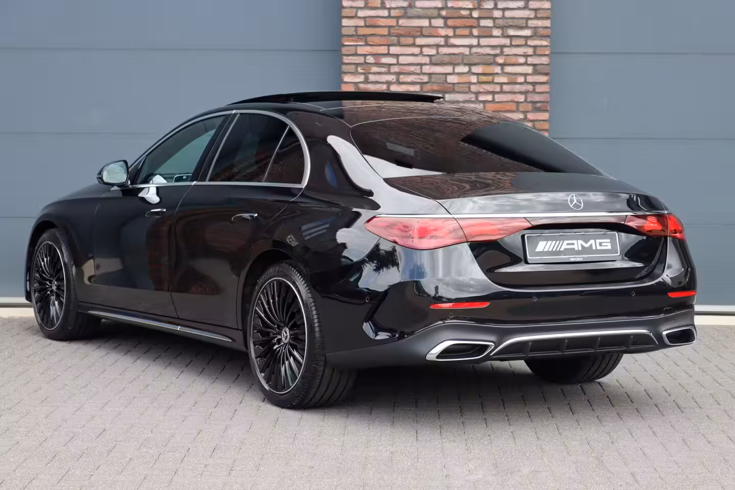 Mercedes-Benz E-klasse 450 d 4MATIC AMG Line | Hyperscreen | Luchtvering | Achterasbesturing | Standkachel | Napp