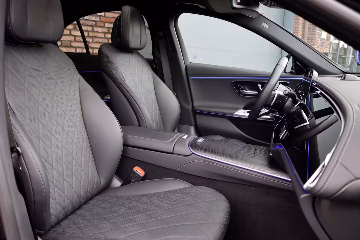 Mercedes-Benz E-klasse 450 d 4MATIC AMG Line | Hyperscreen | Luchtvering | Achterasbesturing | Standkachel | Napp