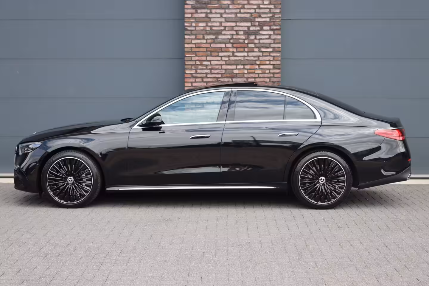 Mercedes-Benz E-klasse 450 d 4MATIC AMG Line | Hyperscreen | Luchtvering | Achterasbesturing | Standkachel | Napp