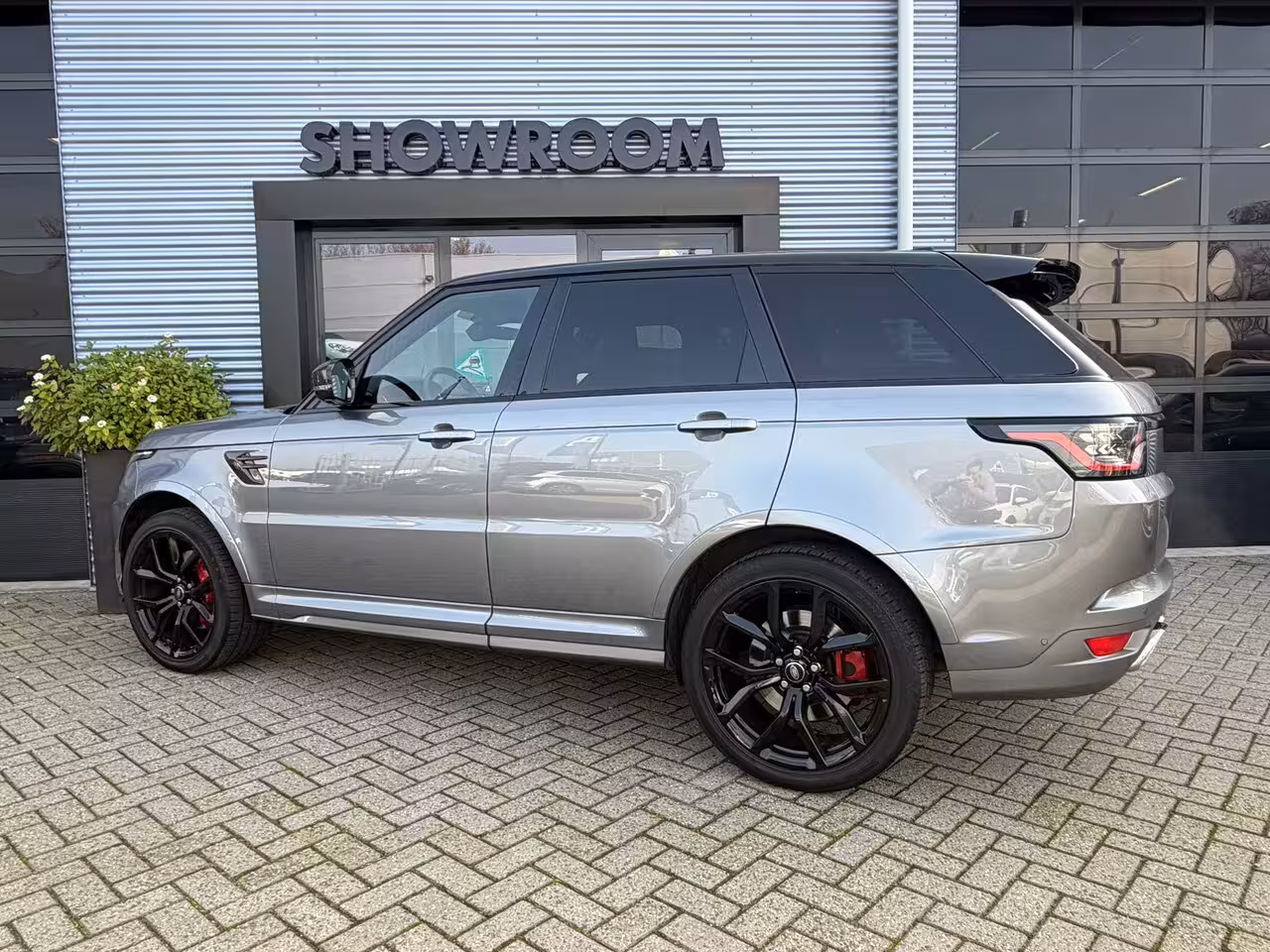Land Rover Range Rover Sport P575 SVR Carbon Edition Suede hemel|Apple Carplay|Stoelverwarming en koeling|Pano|Head up