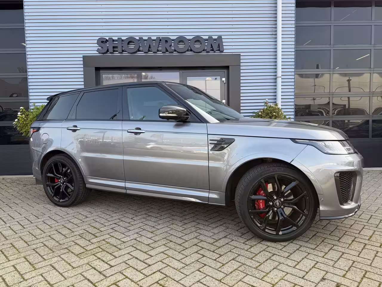 Land Rover Range Rover Sport P575 SVR Carbon Edition Suede hemel|Apple Carplay|Stoelverwarming en koeling|Pano|Head up