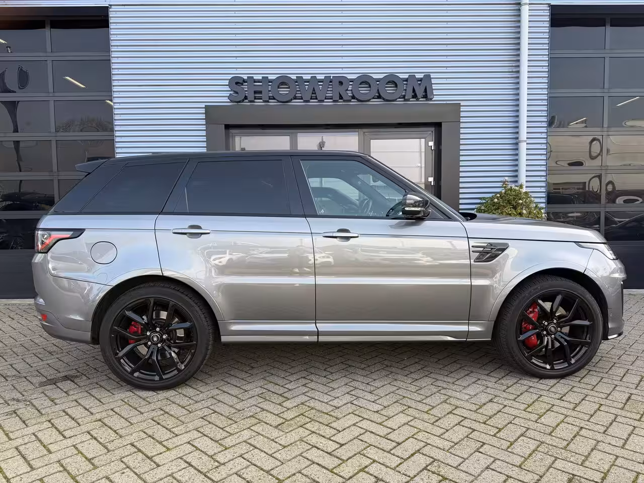 Land Rover Range Rover Sport P575 SVR Carbon Edition Suede hemel|Apple Carplay|Stoelverwarming en koeling|Pano|Head up