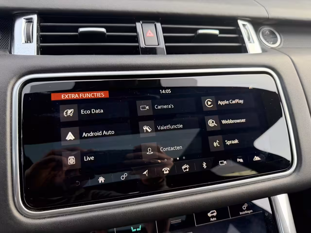 Land Rover Range Rover Sport P575 SVR Carbon Edition Suede hemel|Apple Carplay|Stoelverwarming en koeling|Pano|Head up