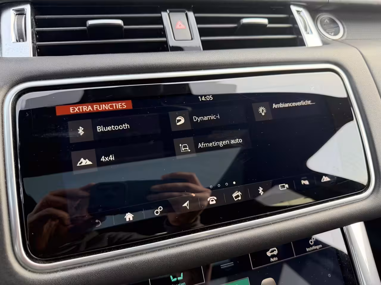 Land Rover Range Rover Sport P575 SVR Carbon Edition Suede hemel|Apple Carplay|Stoelverwarming en koeling|Pano|Head up
