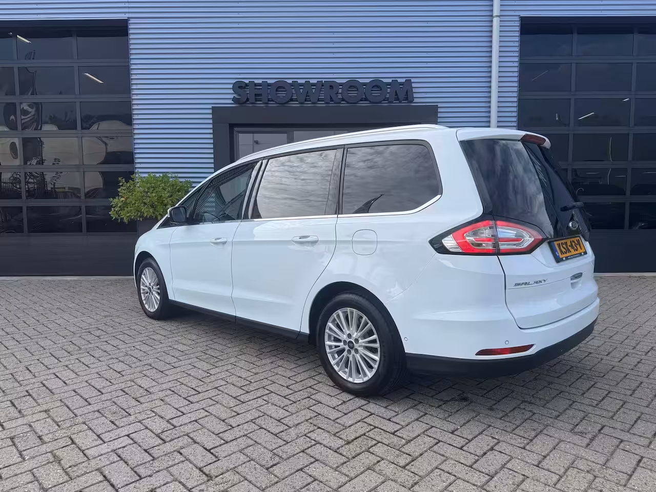 Ford Galaxy 1.5 Titanium| 7 Persoons|PDC|Navi|Cruise|Applecarplay|Stoelverwarming|Trekhaak
