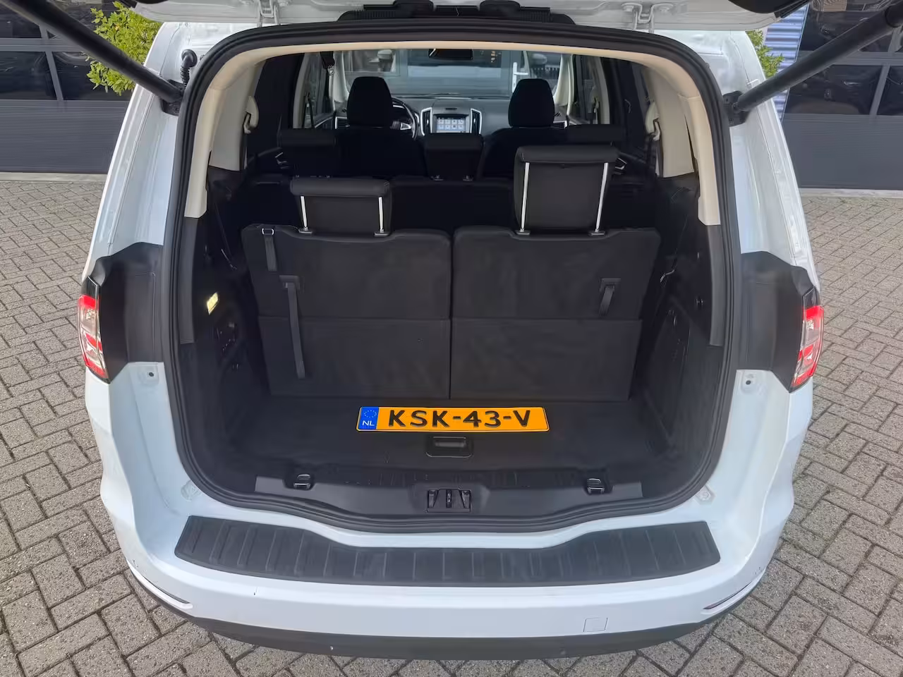 Ford Galaxy 1.5 Titanium| 7 Persoons|PDC|Navi|Cruise|Applecarplay|Stoelverwarming|Trekhaak