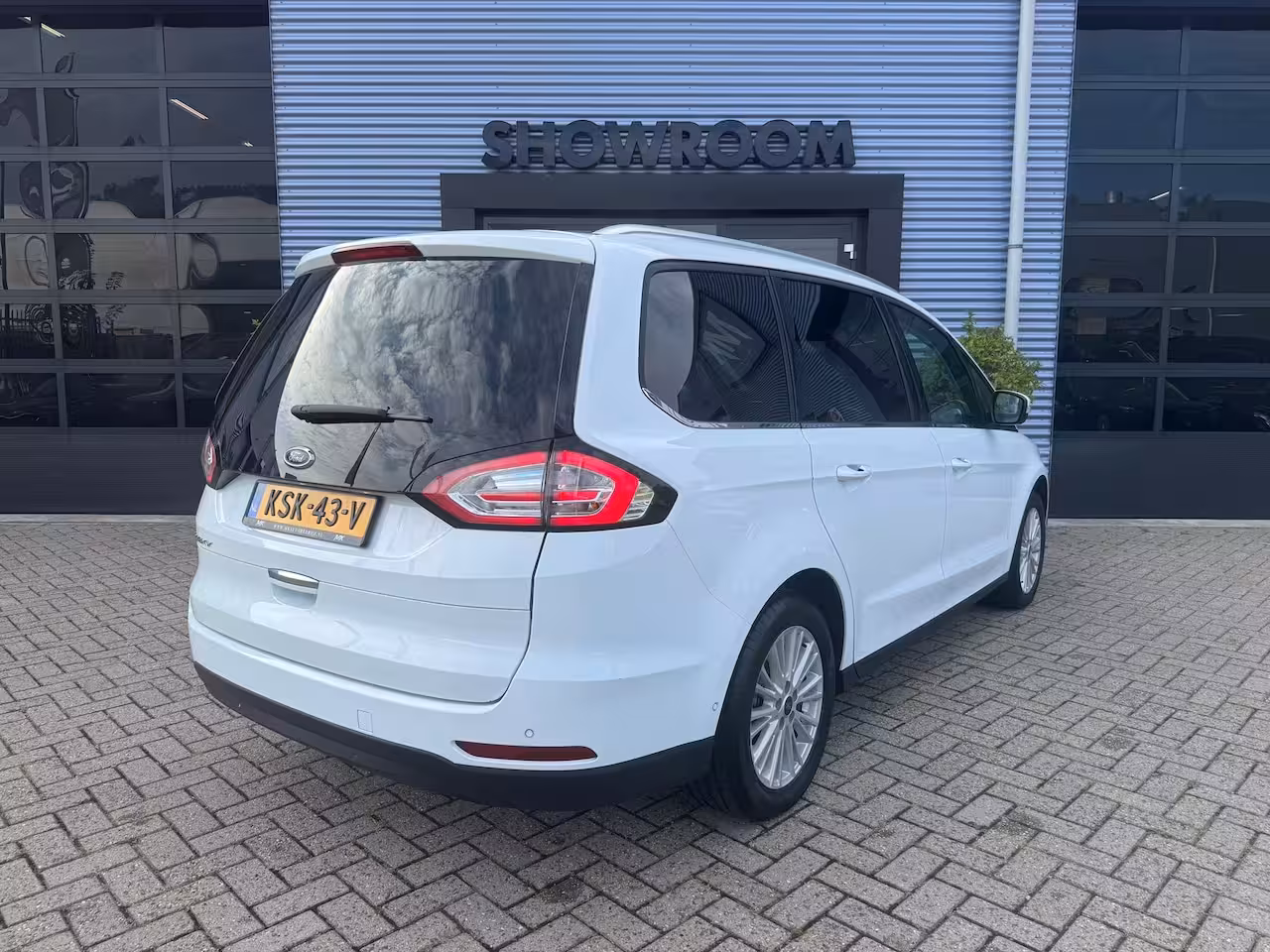 Ford Galaxy 1.5 Titanium| 7 Persoons|PDC|Navi|Cruise|Applecarplay|Stoelverwarming|Trekhaak