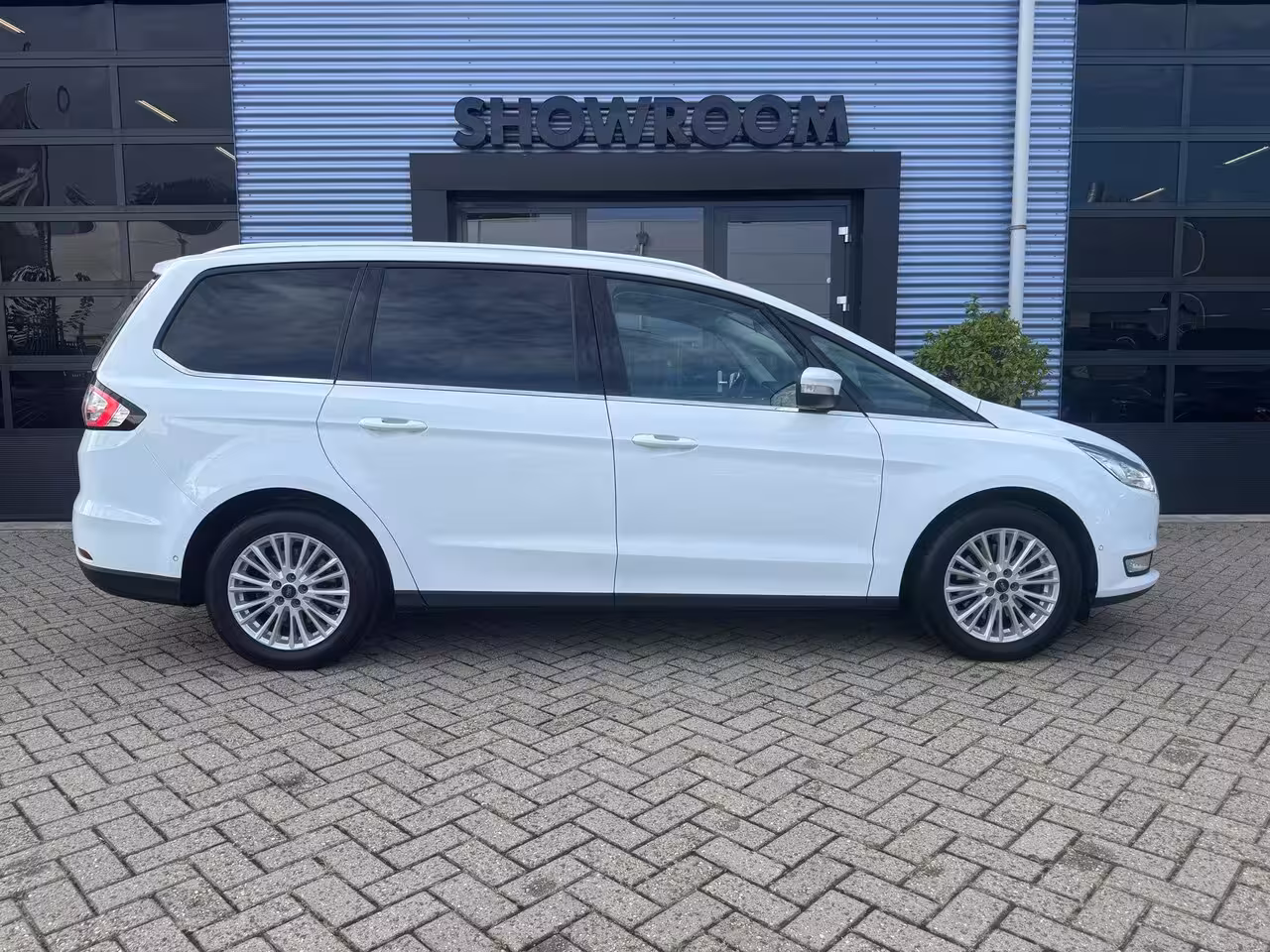 Ford Galaxy 1.5 Titanium| 7 Persoons|PDC|Navi|Cruise|Applecarplay|Stoelverwarming|Trekhaak