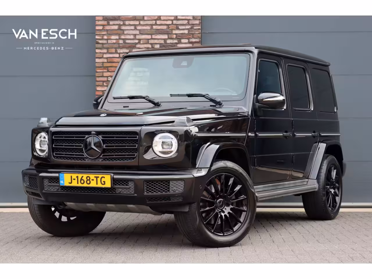 Mercedes-Benz G-klasse 500 V8 | Schuifdak | Distronic+ | Standkachel | Burmester | Massage | Leder Exclusief | St