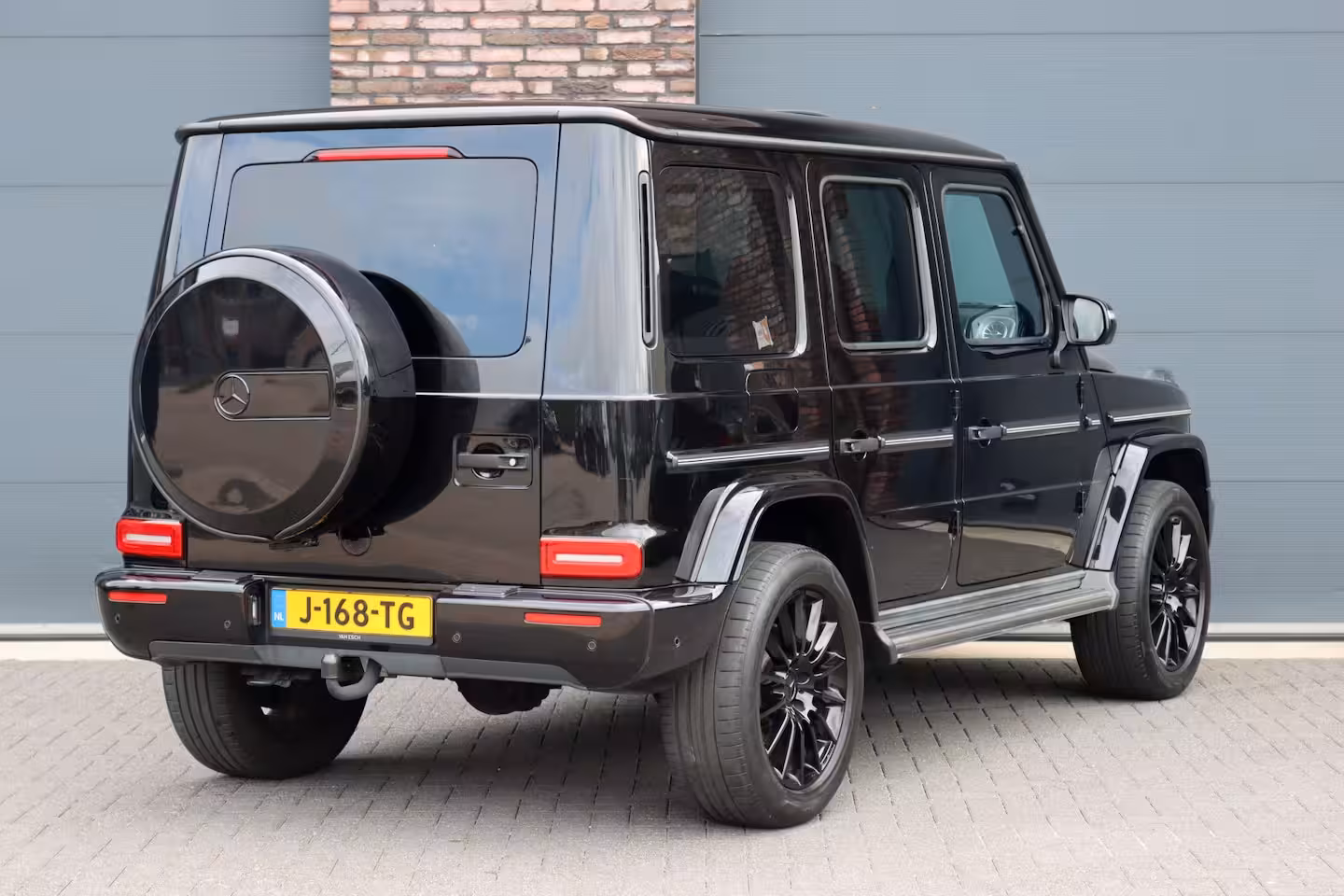 Mercedes-Benz G-klasse 500 V8 | Schuifdak | Distronic+ | Standkachel | Burmester | Massage | Leder Exclusief | St