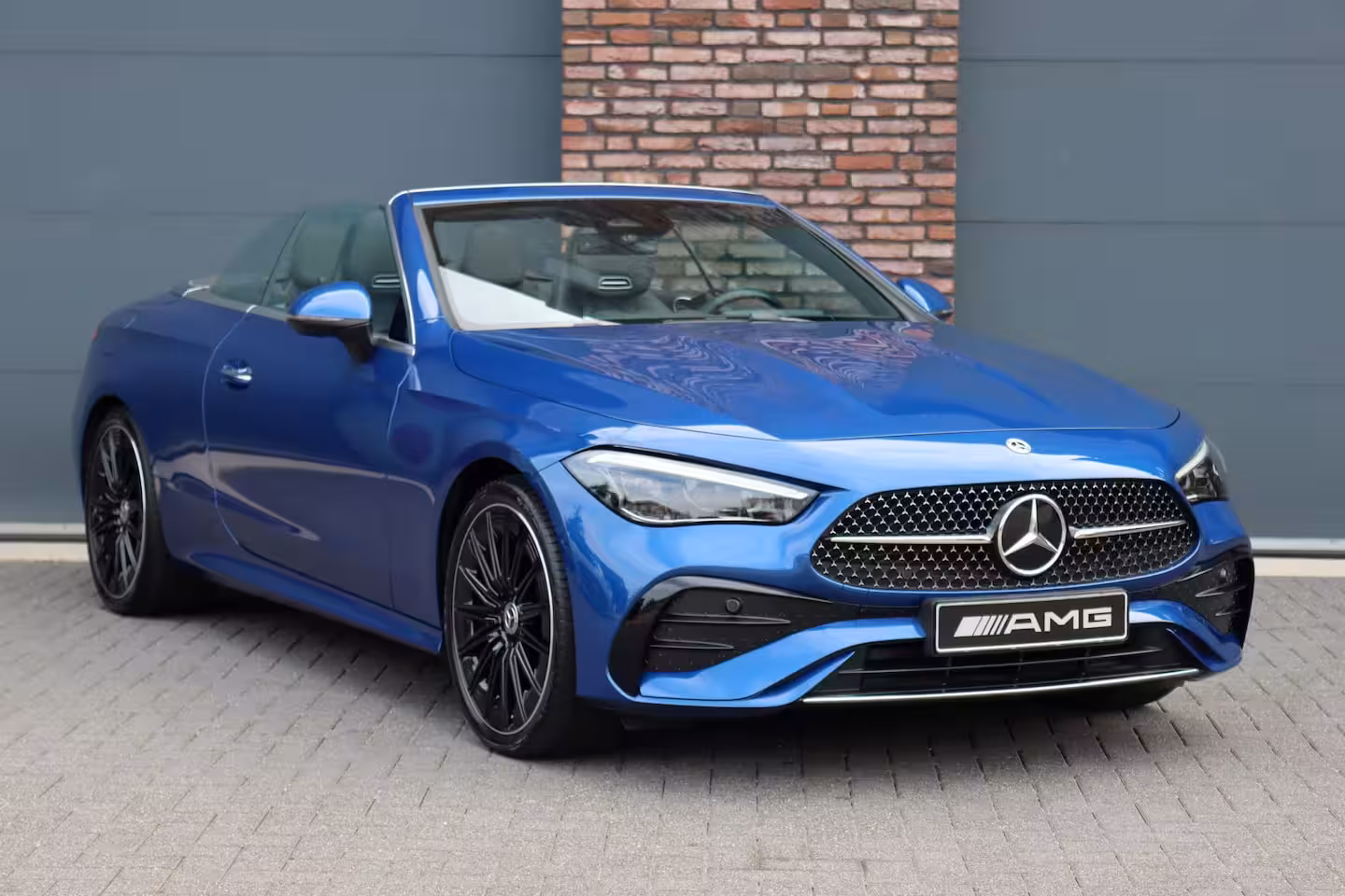 Mercedes-Benz CLE Cabriolet 200 AMG Line | Distronic | Airscarf | Memory | Standkachel | Keyless Go | Cabriocomfortpak