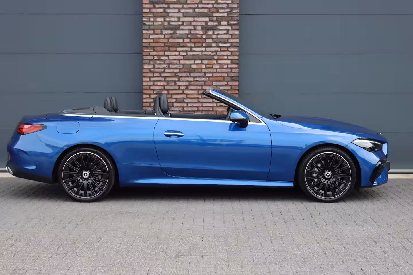 Mercedes-Benz CLE Cabriolet 200 AMG Line | Distronic | Airscarf | Memory | Standkachel | Keyless Go | Cabriocomfortpak