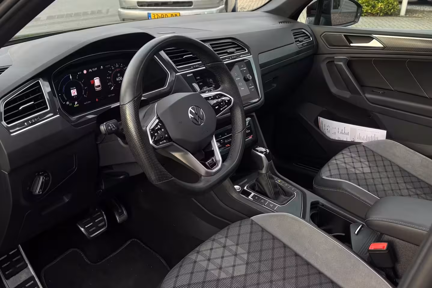 Volkswagen Tiguan 1.4 TSI eHybrid R-Line Business / ACC / Pano / Camera / Carplay / Intieurverlichting
