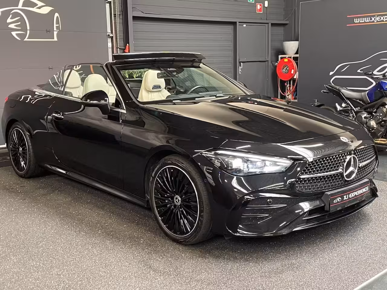 Mercedes-Benz CLE Cabriolet 200 AMG Line HUD NAVI 204PK