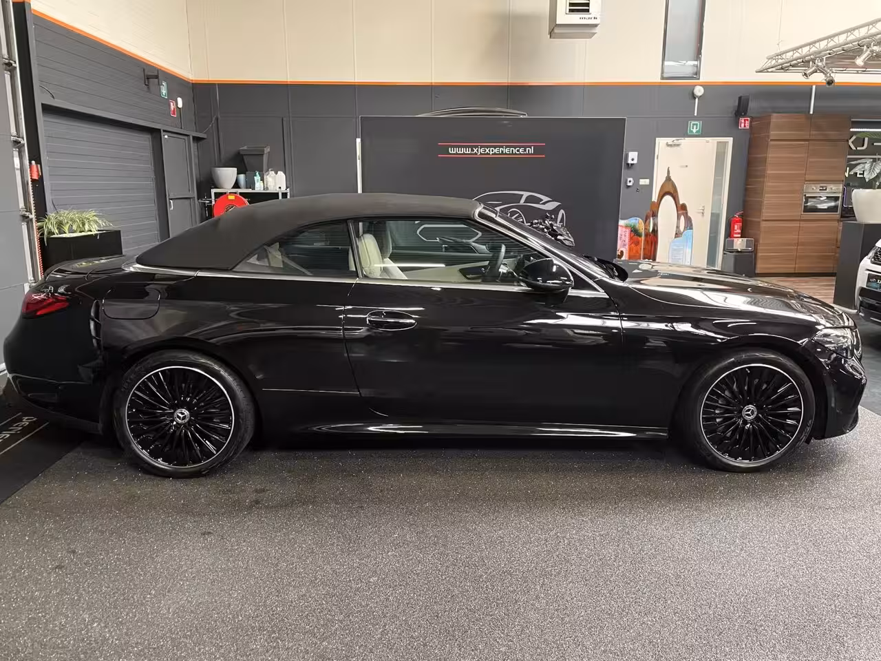 Mercedes-Benz CLE Cabriolet 200 AMG Line HUD NAVI 204PK
