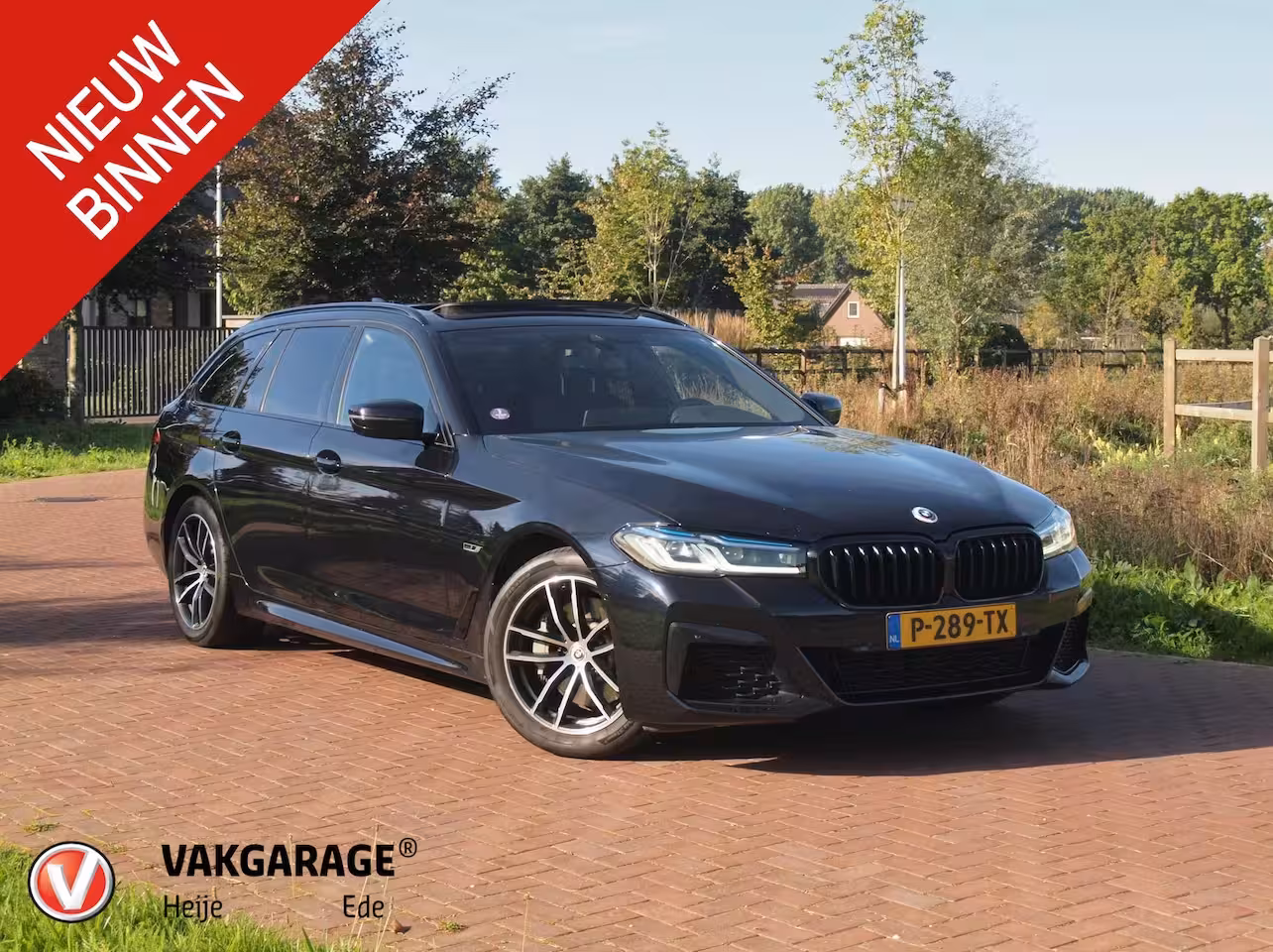 BMW 5-serie Touring 530e Business Edition Plus | M-Pakket | Panoramadak | Trekhaak | Camera | Sfeerverlichting