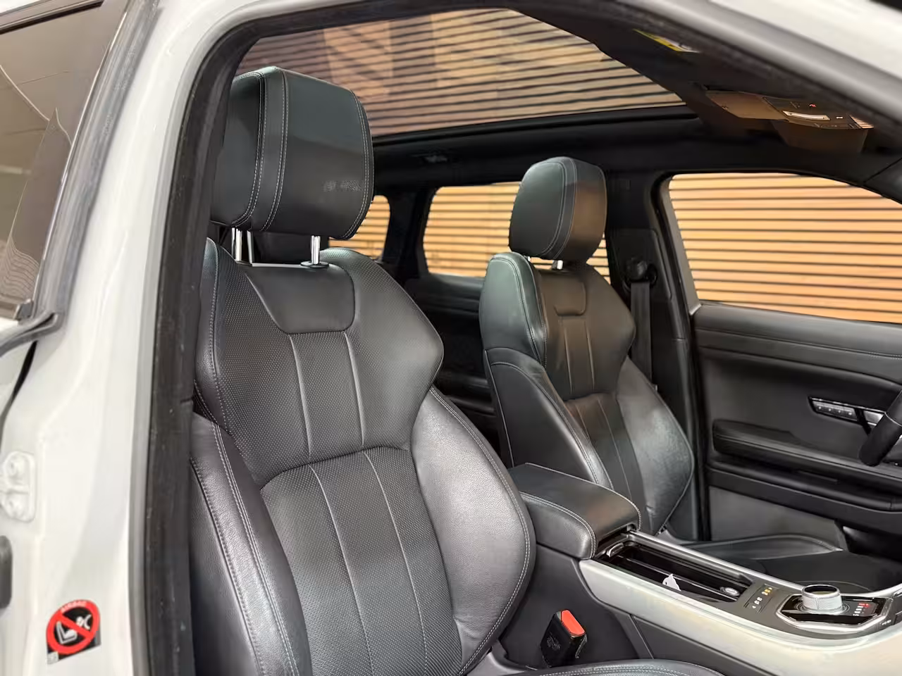 Land Rover Range Rover Evoque 2.0 Si4 HSE Dynamic | Panorama | Leder | Camera | LED | Trekhaak | 4WD | Stoelverwarming |