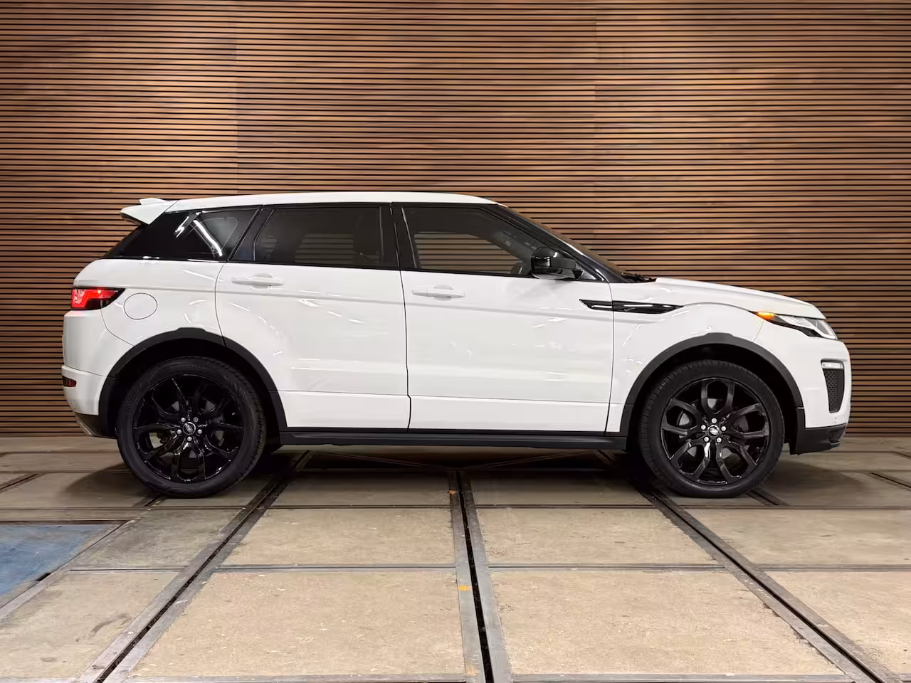 Land Rover Range Rover Evoque 2.0 Si4 HSE Dynamic | Panorama | Leder | Camera | LED | Trekhaak | 4WD | Stoelverwarming |