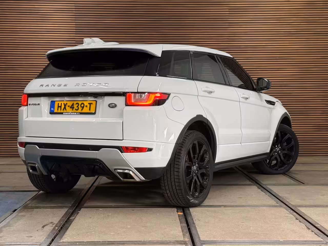 Land Rover Range Rover Evoque 2.0 Si4 HSE Dynamic | Panorama | Leder | Camera | LED | Trekhaak | 4WD | Stoelverwarming |